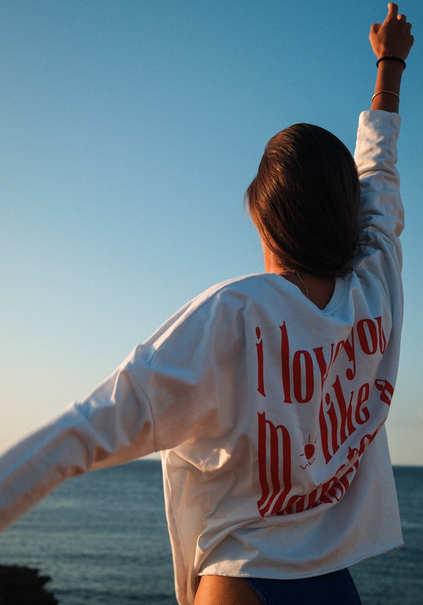 SUDADERA WHITE & RED SUNSET MUJER